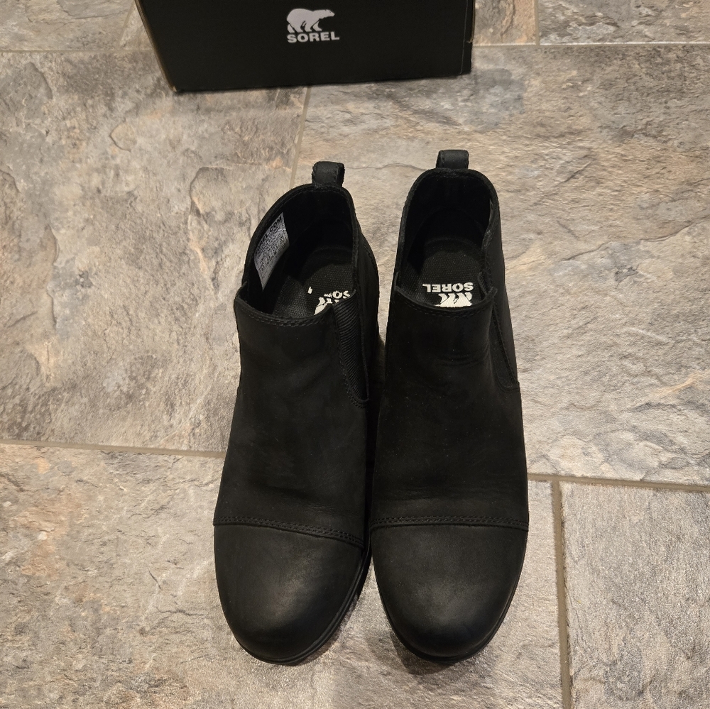 Sorel Black Ankle Boots Evie Pull On Style. Size 6.5